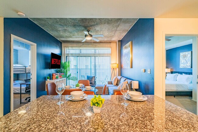 Building Photo - 333 E Roosevelt St