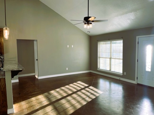 Building Photo - 713 Overlook Dr