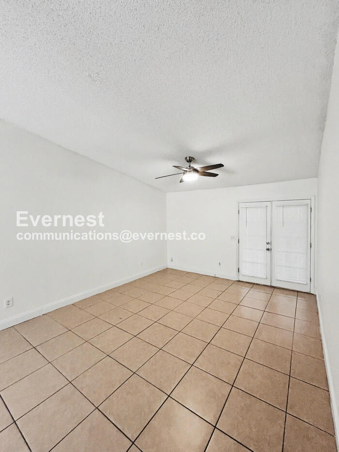 Building Photo - 3436 Sunrise Villas Ct N