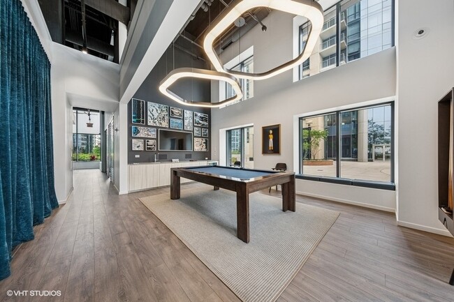 Building Photo - 450 E Waterside Dr