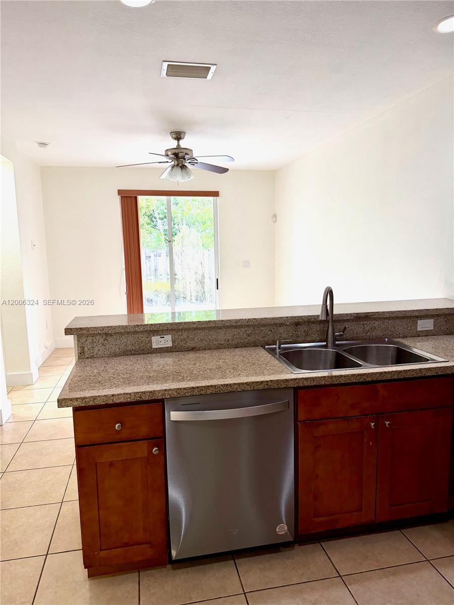 Building Photo - 10747 NW 76th Ln