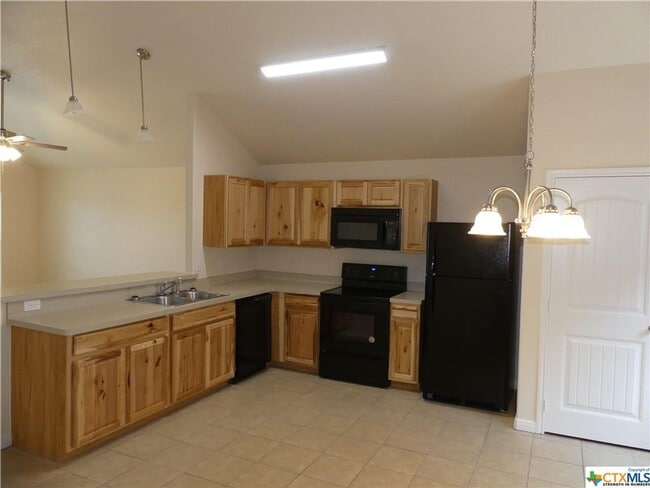 Building Photo - NEW ON MARKET