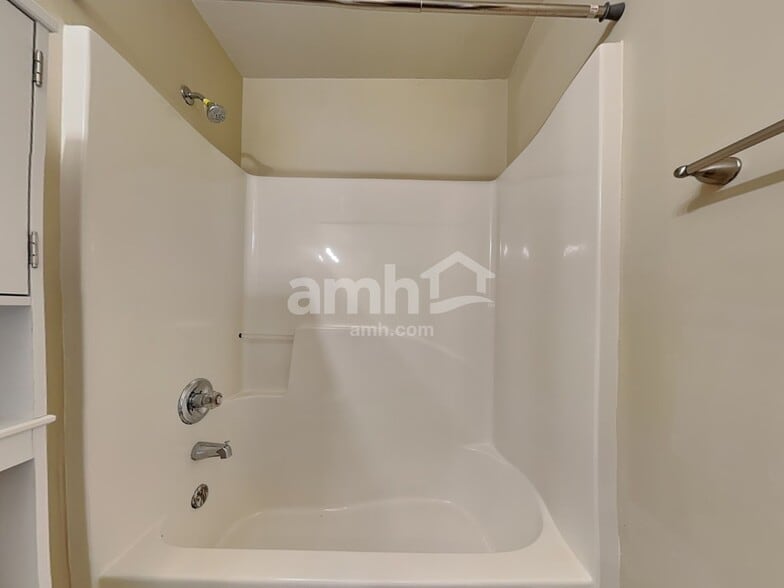 Building Photo - 143 Hawken Trail