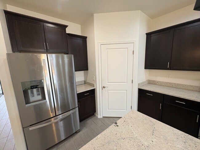 Building Photo - Vail School District with great views 4 bedroom plus den