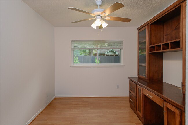 Building Photo - 4110 Garden Springs Dr
