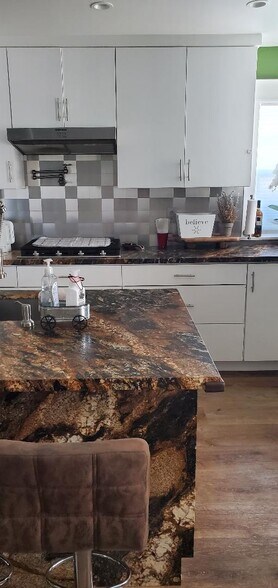 counter top and island - 1439 W El Segundo Blvd