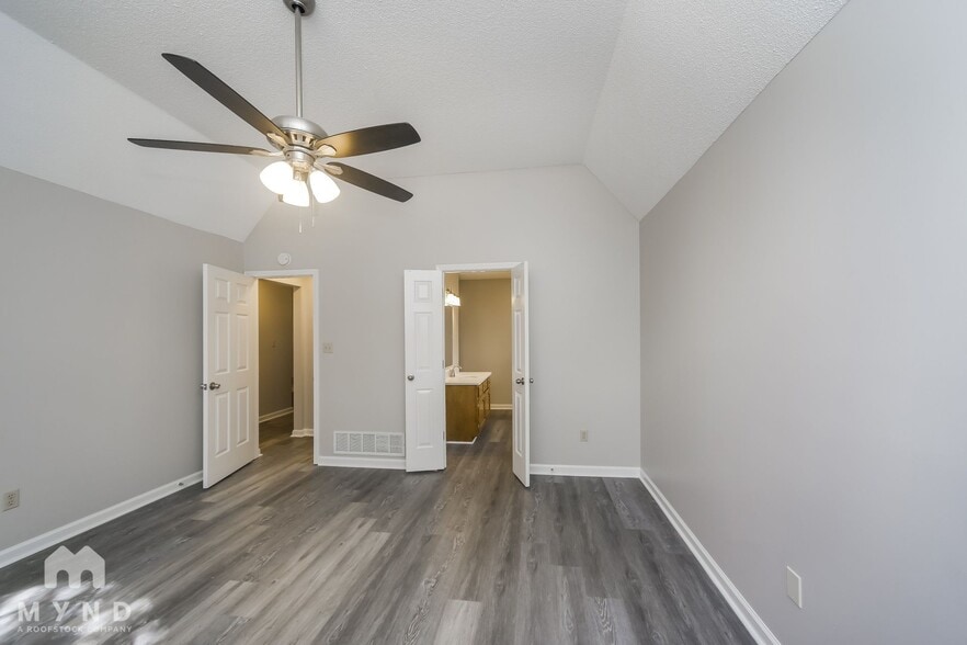 Building Photo - 8418 Regal Bend Dr