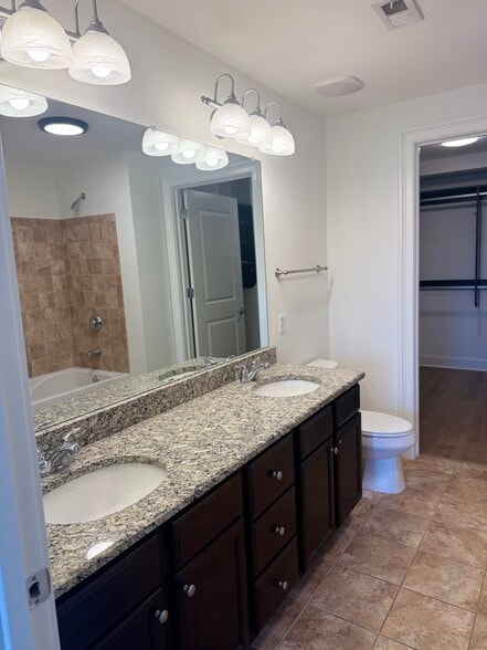 Building Photo - 200 River Vista Dr