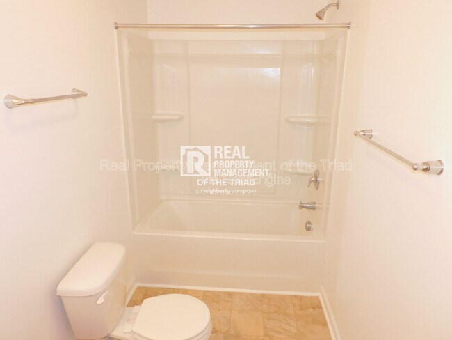 Building Photo - 5013 Red Poll Dr