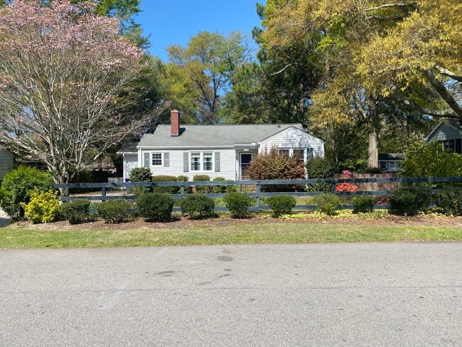 Building Photo - 337 E Boundary Ave SE