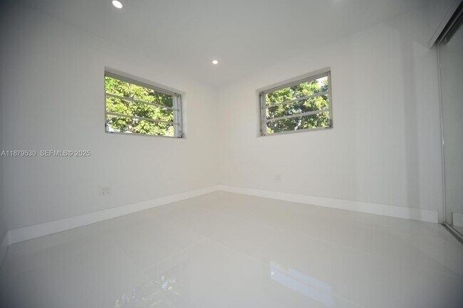 Building Photo - 18601 SW 97th Ct