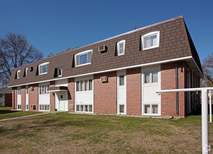 Primary Photo - Mansard Apartments