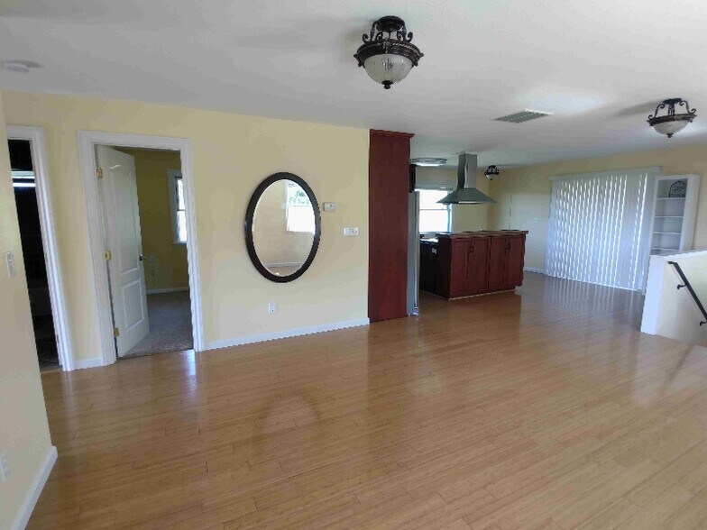 Building Photo - 10379 Dewell Rd Ext