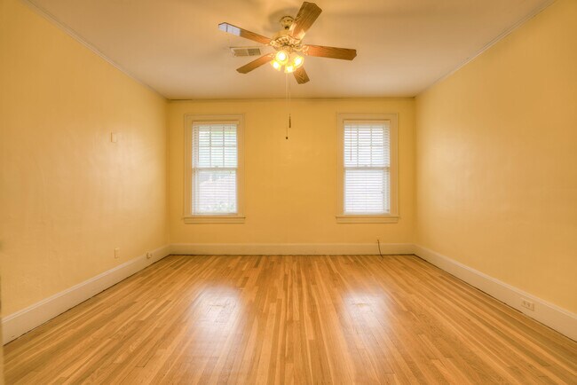 Building Photo - 296 N. Willett