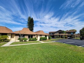 Building Photo - 809 Palm View Dr