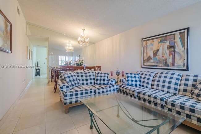 Primary Photo - 2524 W 65th St