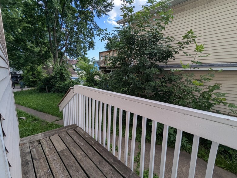 Building Photo - 732 Case Ave