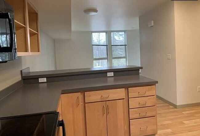 Building Photo - 2720 Coho Way