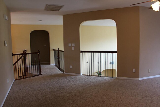 Building Photo - 20419 Windrose Bend Dr