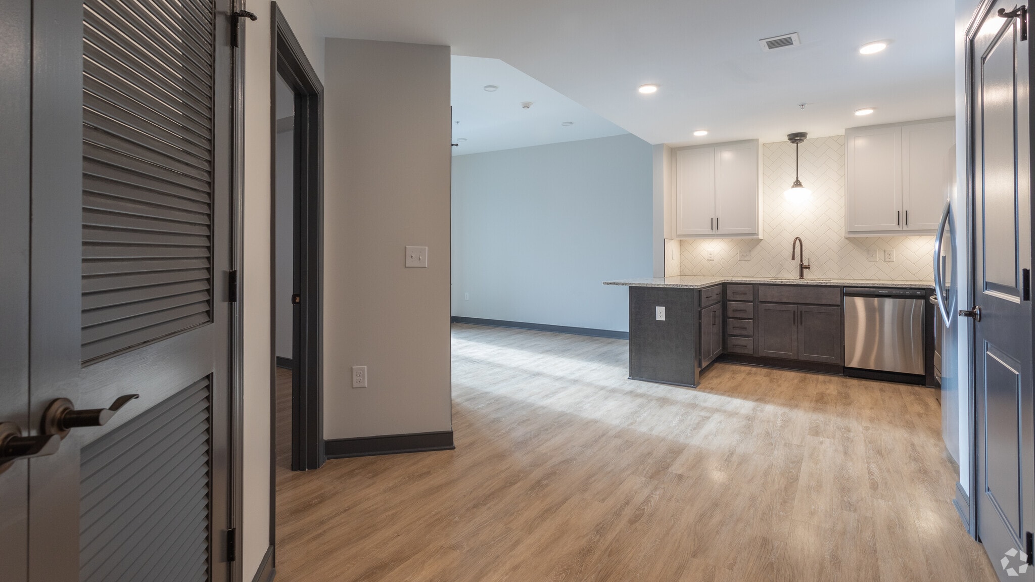 1BR,1BA,-693SF - The Crest at Westhampton