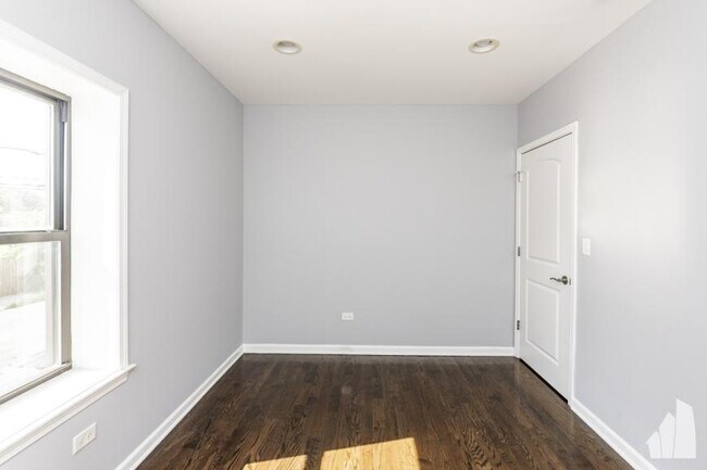 Building Photo - 2 bedroom in Maywood IL 60153