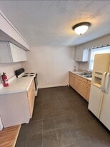 Building Photo - 23 Proctor St