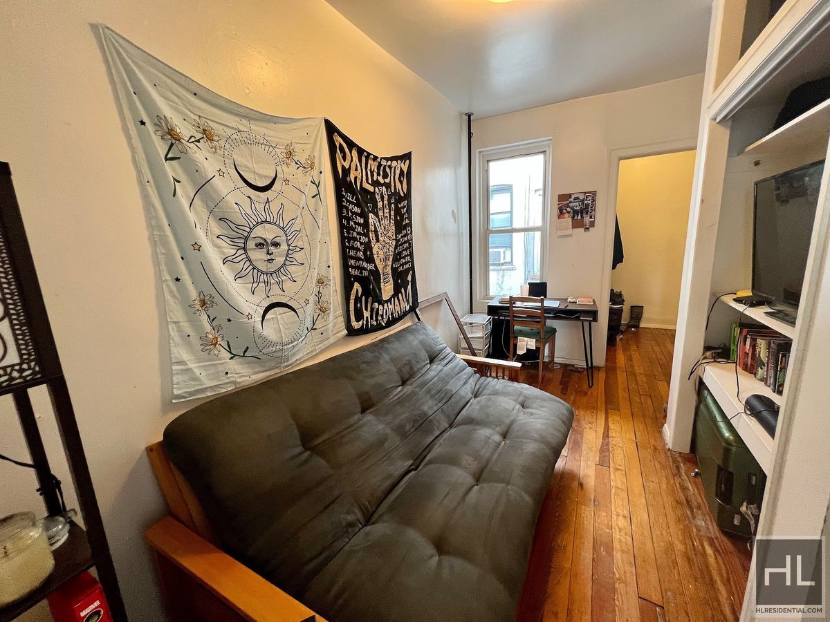 Building Photo - 2BR 1BA Next To Maria Hernandez Park