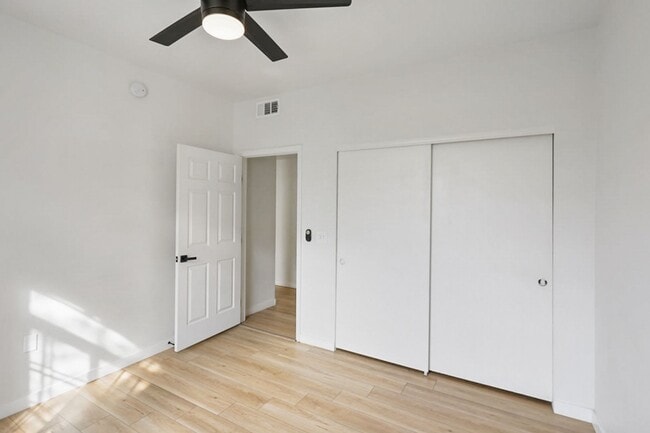 Building Photo - 3 Bed Condo In Gated West Side Community