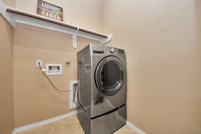 Building Photo - 4614 S Creekmont Dr