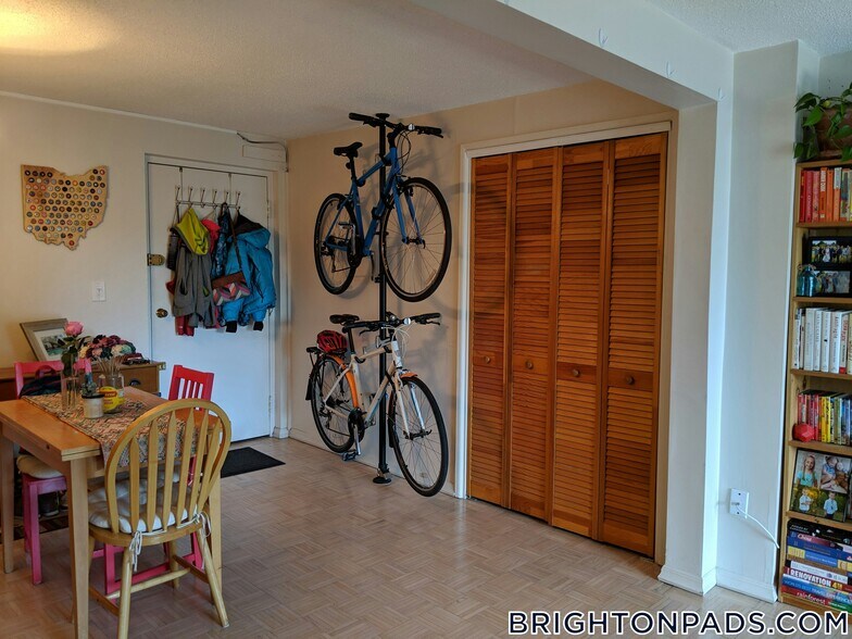 Building Photo - 26 Waverly St