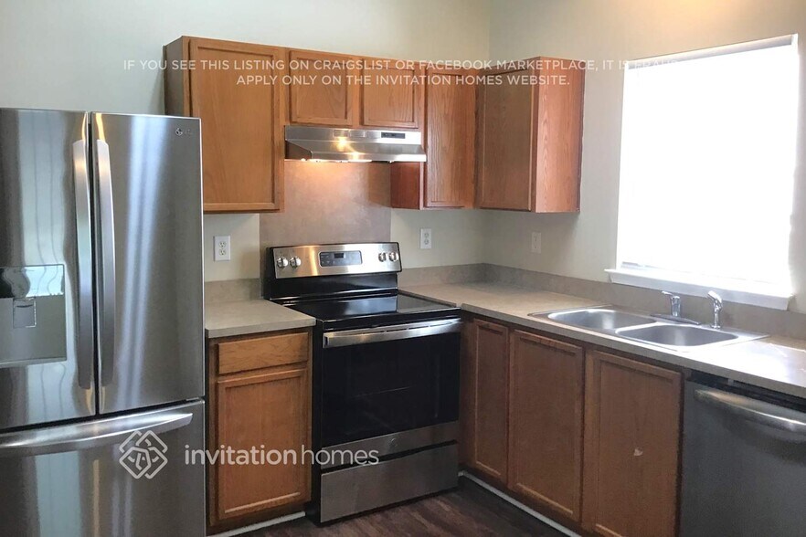 Building Photo - 847 Anchor Way NE