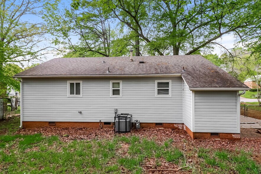 Building Photo - 617 Gentle Breeze Dr