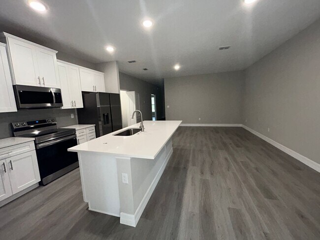 Building Photo - 13616 61st Cir