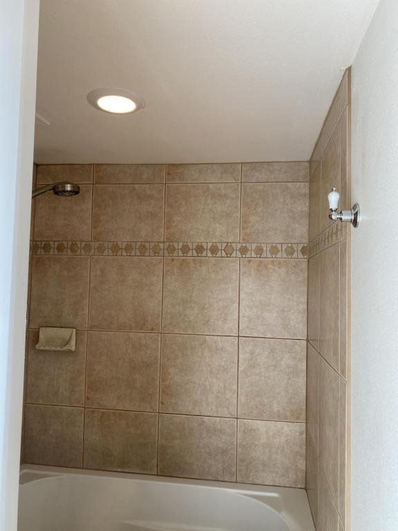 Building Photo - 495 Liholiho Street, Mount Thomas 204