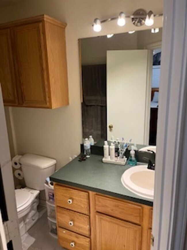 Building Photo - College Station - 3 bedroom / 2 bath / Gar...