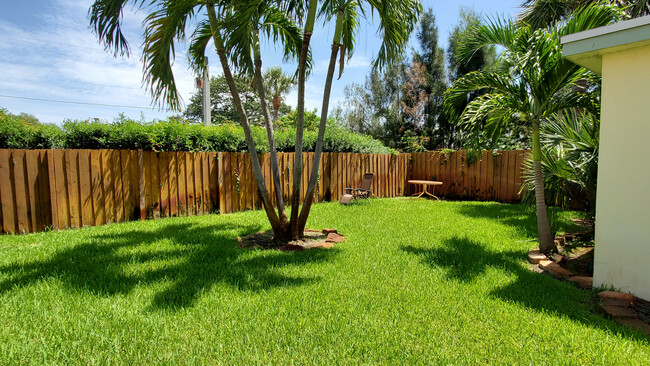 FENCED YARD - 1008 SE 4th St