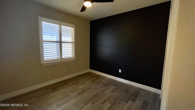 Building Photo - 331 Los Alamos St