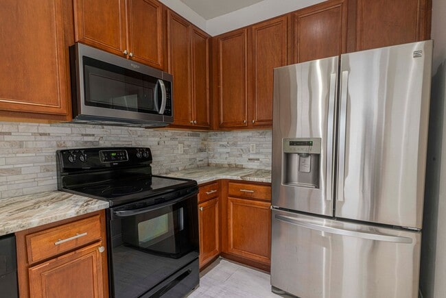 Building Photo - 3701 Titanic Cir