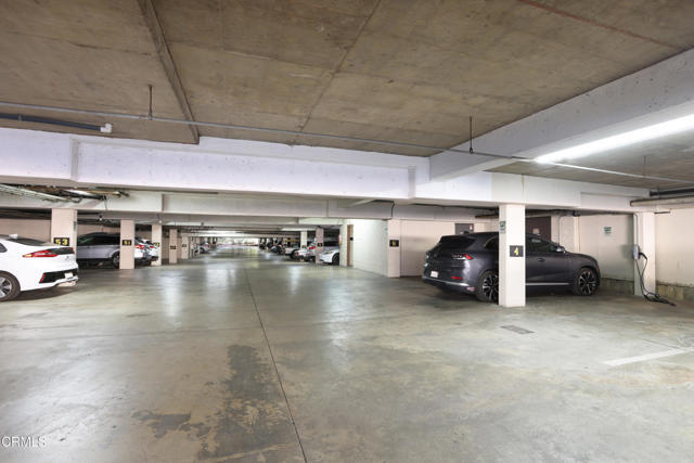 Building Photo - 1127 E Del Mar Blvd