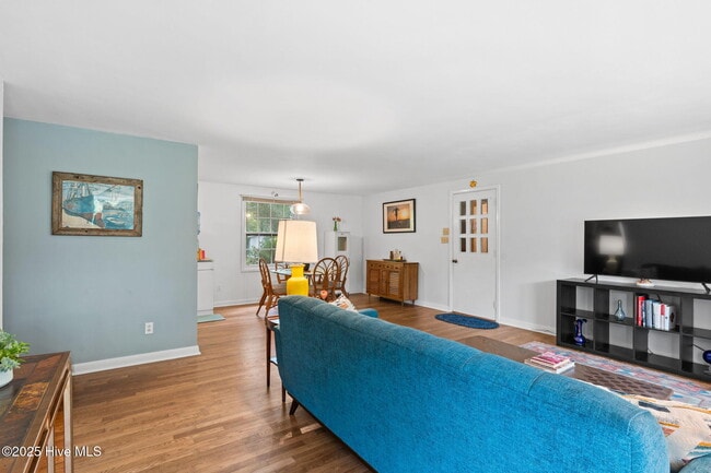 Building Photo - 5405 Autumn Dr