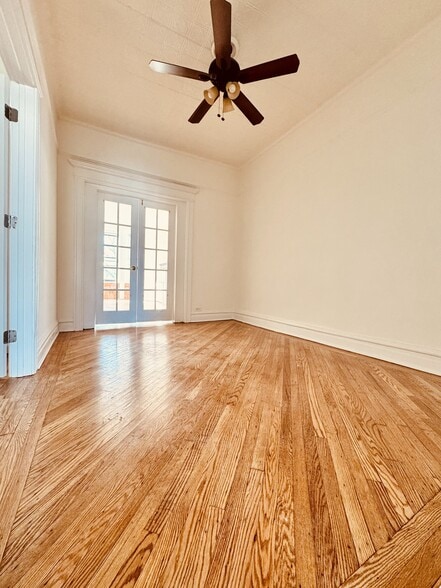 Building Photo - 537 73rd St