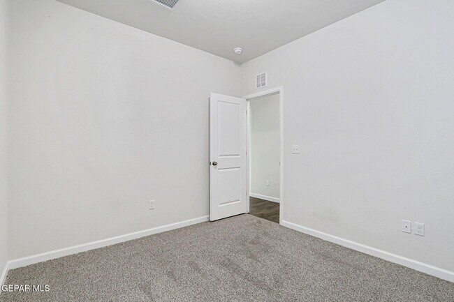 Building Photo - 5913 Ruidoso Downs St