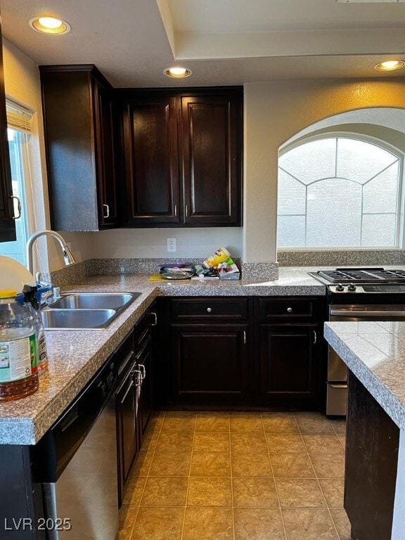 Building Photo - 1026 E Sonoran Hope Ave