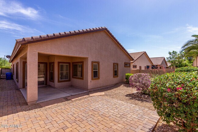 Building Photo - 2556 W Amber Sun Dr