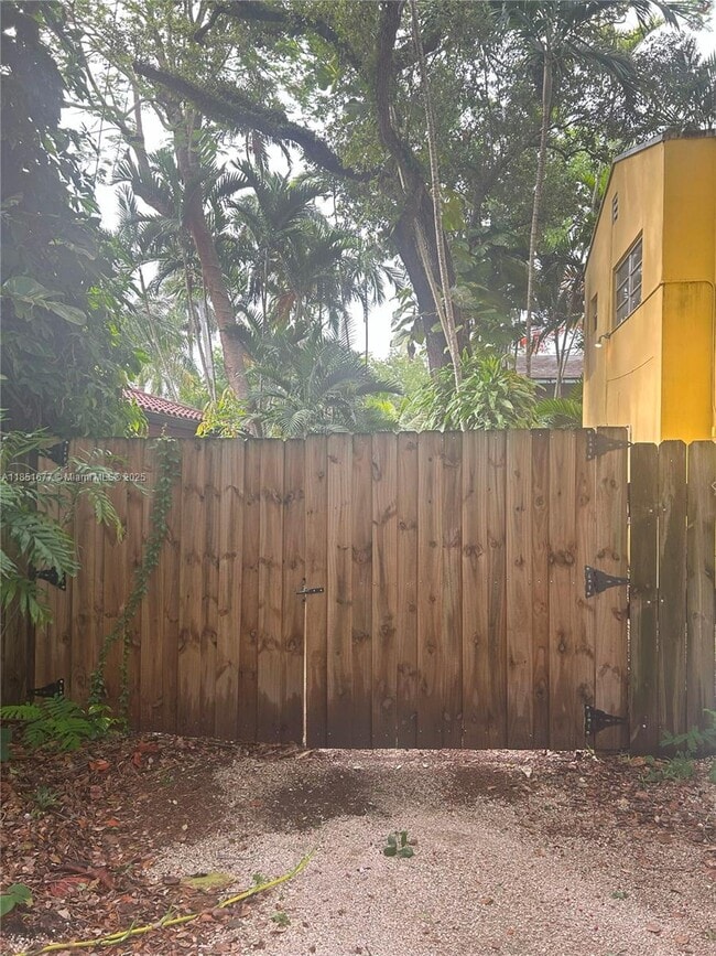 Building Photo - 3549 Loquat Ave