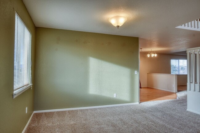Building Photo - Beautiful 2 Story In Woodmen Hills!
