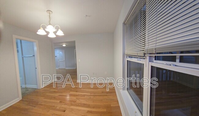 Building Photo - 929 Morreene Rd