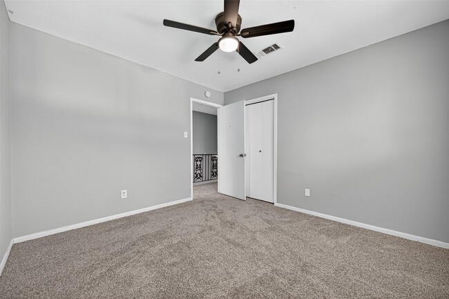 Building Photo - 5414 Spanish Oak Dr