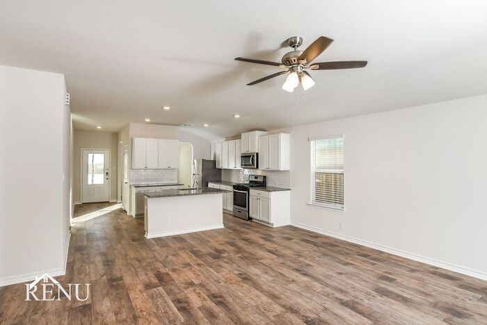 Building Photo - 6839 Encore Oaks