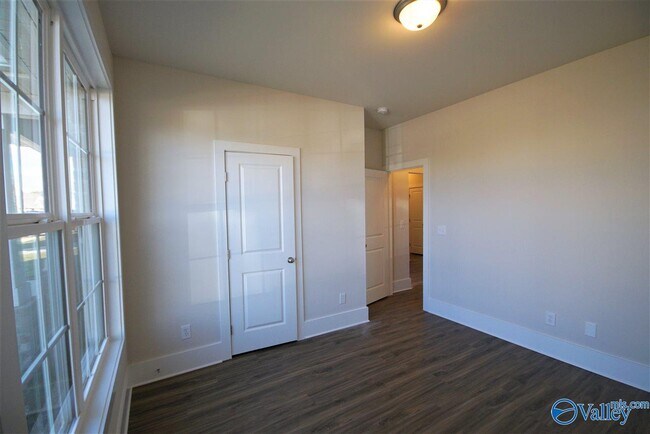 Building Photo - 104 Williams Pointe Boulevard SW